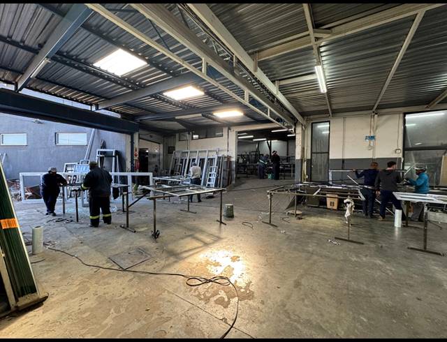 970M² WAREHOUSE FOR SALE IN HORISON